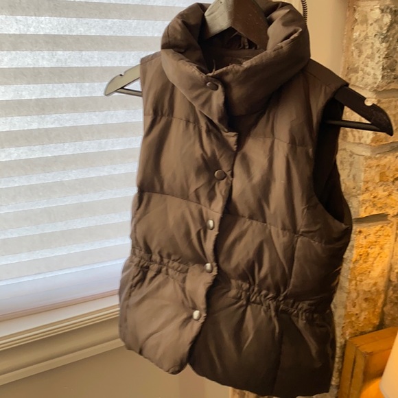 🍂🍁Puffer vest🍁🍂 - Picture 1 of 4